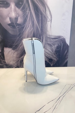 BOTA BOTIM BRANCA 