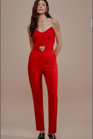 MACACÃO VERMELHO LANÇA PERFUME 