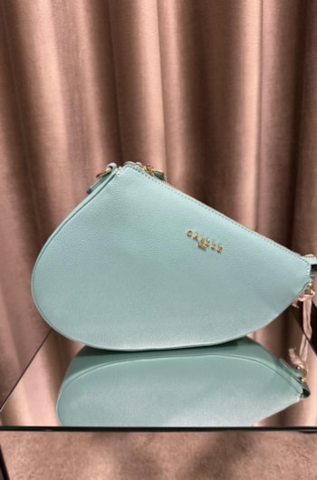 c2661de6-3a7a-4b74-86b6-f511925689fb