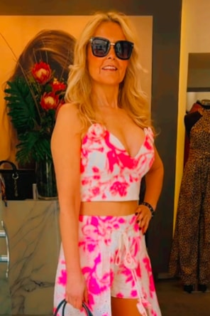 TOP FLORES PINK AMARANTE 
