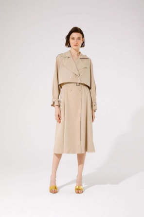 CASACO TRENCH COAT COM VESTIDO GOA GOA 