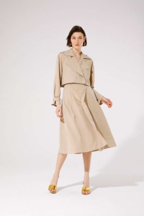 CASACO TRENCH COAT COM VESTIDO GOA GOA 