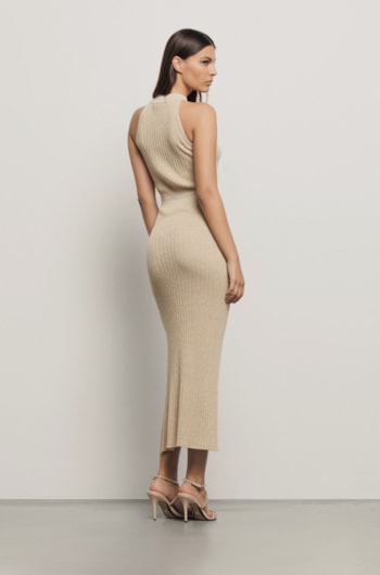 0027068-abito-con-scollo-halter-in-costina-oro-2000