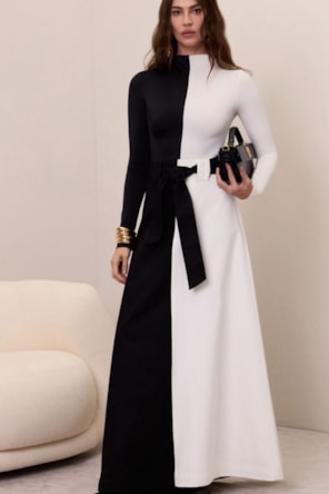 SAIA  BICOLOR PRETO E BRANCO LANÇA PERFUME 