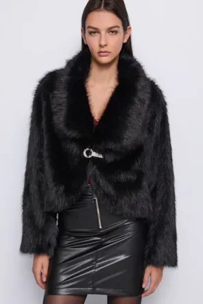 CASACO PELO PRETO DENNY ROSE 