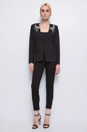 251-521dd35025-2001-p04