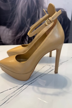 SAPATOS COMPENSADOS CARRANO