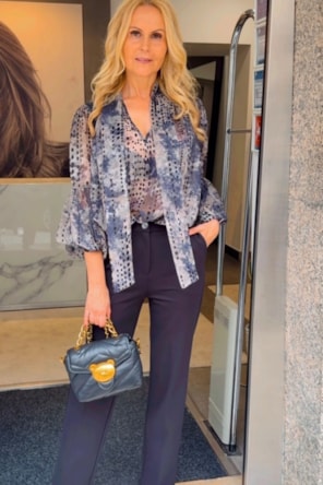 BLUSA EM CHIFFON ESTAMPA SAHOCO