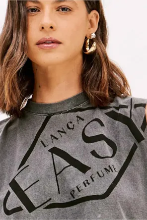 T´SHIRT  CURTA LANÇA PERFUME 