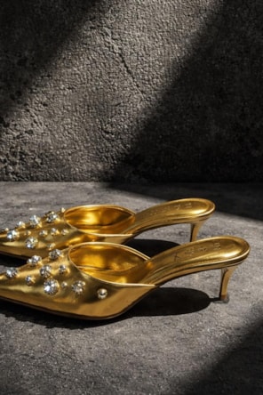 SAPATOS SCARPINS LANÇA PERFUME 