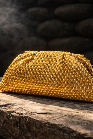 MALA OURO LANÇA PERFUME 