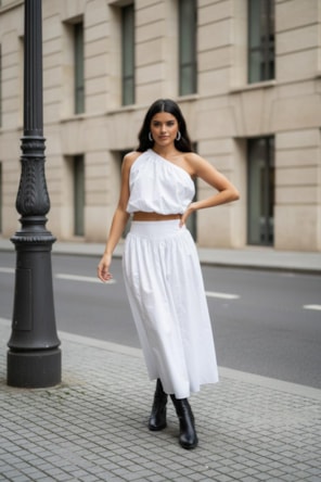 SAIA COMPRIDA  BRANCA ELEH 