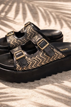 CHINELOS PRETOS BAMBURI 