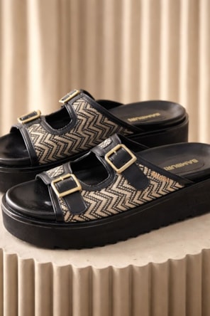 CHINELOS PRETOS BAMBURI 