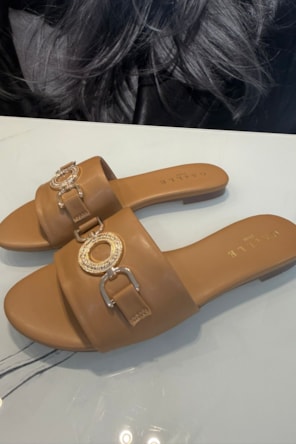 CHINELOS CAMEL GAELLE 