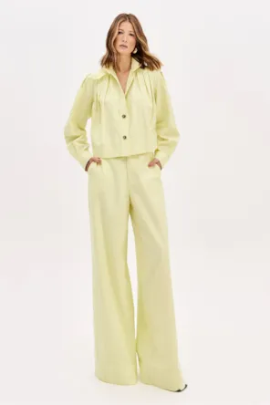 CALÇAS AMARELAS LANÇA PERFUME 