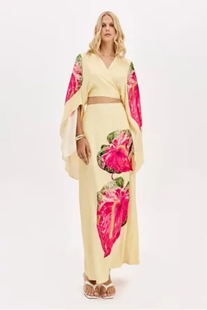 SAIA COMPRIDA AMARELA 