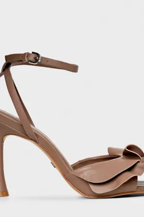 SANDÁLIA BABADOS CASTANHA CARRANO 