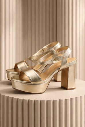 SANDÁLA MAXI PLATAFORMA CARRANO